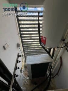 רשת מותקנת במסתור כביסה בדירה בבית שמש להרחקת יונים מקצועית רשת מותקנת במסתור כביסה בדירה בבית שמש להרחקת יונים מקצועית
