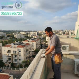 הרחקת יונים מקצועית באלעד עם פתרונות יעילים המשאירים את המרפסת והגג נקיים ובטוחים לצמיתות